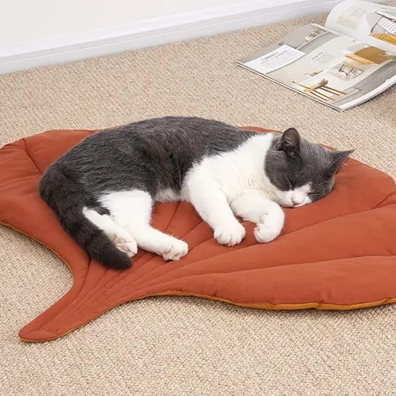 NNEDSZ 1 Pcs Green Leaf-Shaped Pet Sleeping Mat - Durable Dog Floor Pad & Cat Bed for Sleeping and Playtime.
